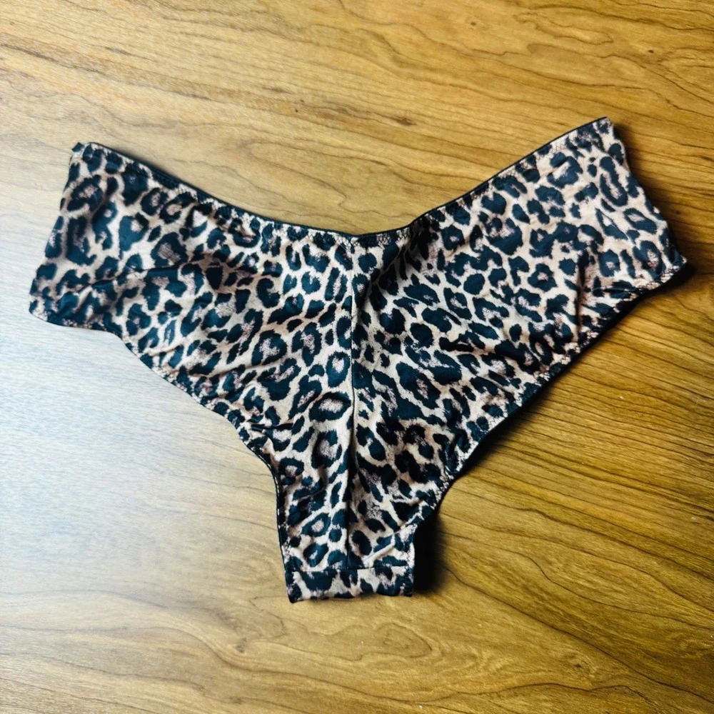 Victorias Secret Leopard Print Lace Strappy Cheeky Panty Large 4YNY